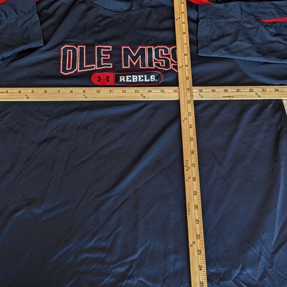 Under Armour Ole Miss Rebels Shirt Mens XL Navy Blue HeatGear Long Sleeve
